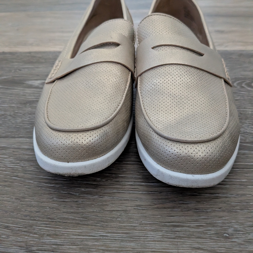 Tommy Bahama Metallic Loafers